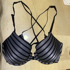 Victoria’s Secret NWOT 36D bra